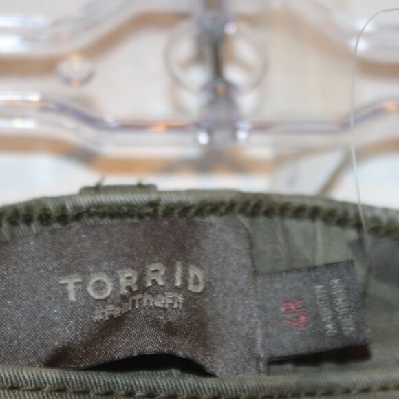 Torrid Boyfriend Stretch Twill Mid Rise Pant Size 4 Plus size - Picture 6 of 12